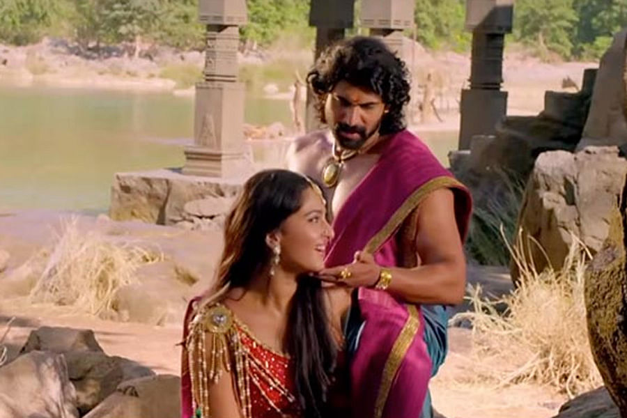 Devasena intimates with Bhallaladeva scene gets Viral