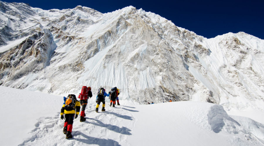 Indian Army team scales Everest without supplementary oxygen supply