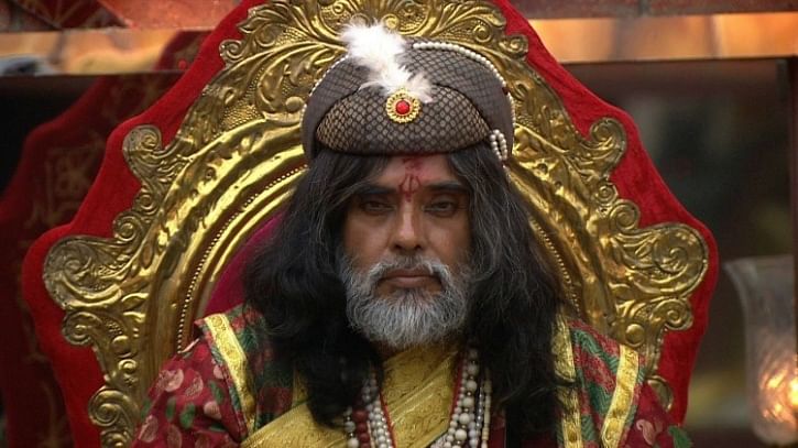 ex-bigg boss contestant Swami om Once again beaten by public 