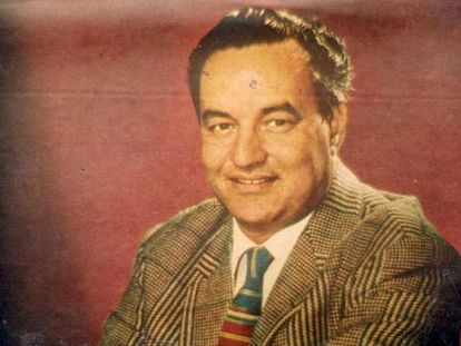 interesting facts about the most legend bollywood singer mukesh birthday special
