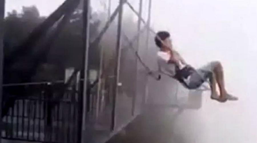 People Are Now Swinging On The Edge Of A Cliff in China And It's Downright Scary