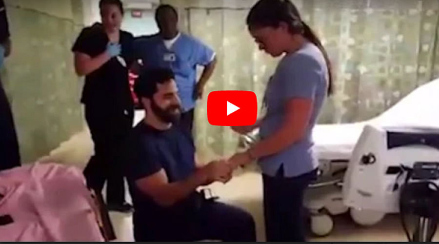 A guy propose his girlfriend for marry in dramatic style, Video Goes viral 