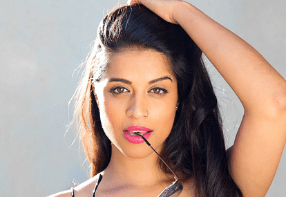 superwoman Youtuber lilly singh is solving her fans problem 