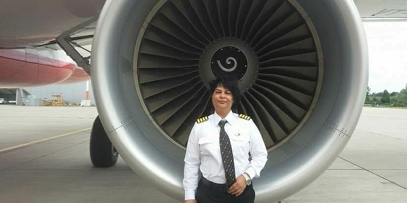 woman pilot anupama kohli averted mid-air crash saved hundreds of lives