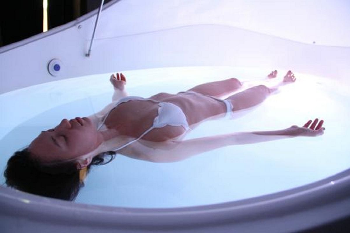 know about zero gravity bath tub which will feel you more relax