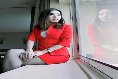 most beautiful flight attendant of airasia airlines mabel goo photos viral in social media