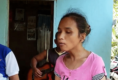 Filipino Blind Girl Singing Very Beautiful Song