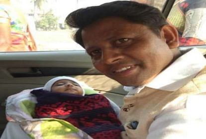 Surat: Ward boy welcome his new born daughter by grand celebration