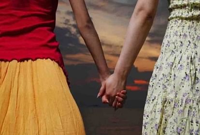 two homosexual girls fallen in love and then they get married