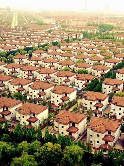 Hauxi village in jiangsu province in China is worlds richest village every person has crore ruppees