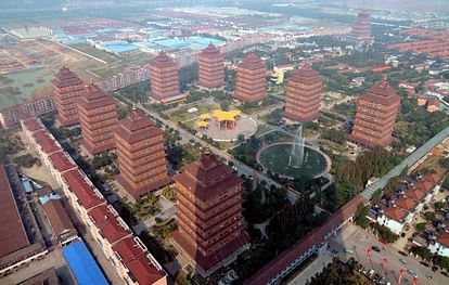 Hauxi village in jiangsu province in China is worlds richest village every person has crore ruppees