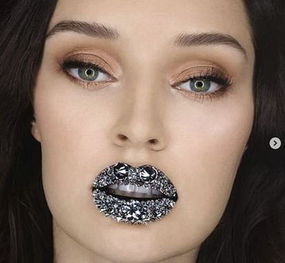 Most valuable lip art containing 126 diamonds worth 757,975 dollars wins guinness world record