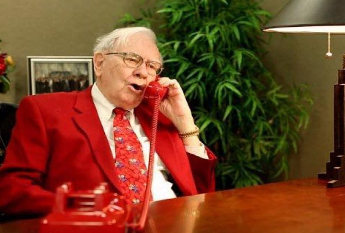 world's third richest person Warren Buffett does not have any smartphone
