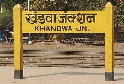 mystery of two safes found in dak bungalow of the british era in khnadwa Madhya pradesh