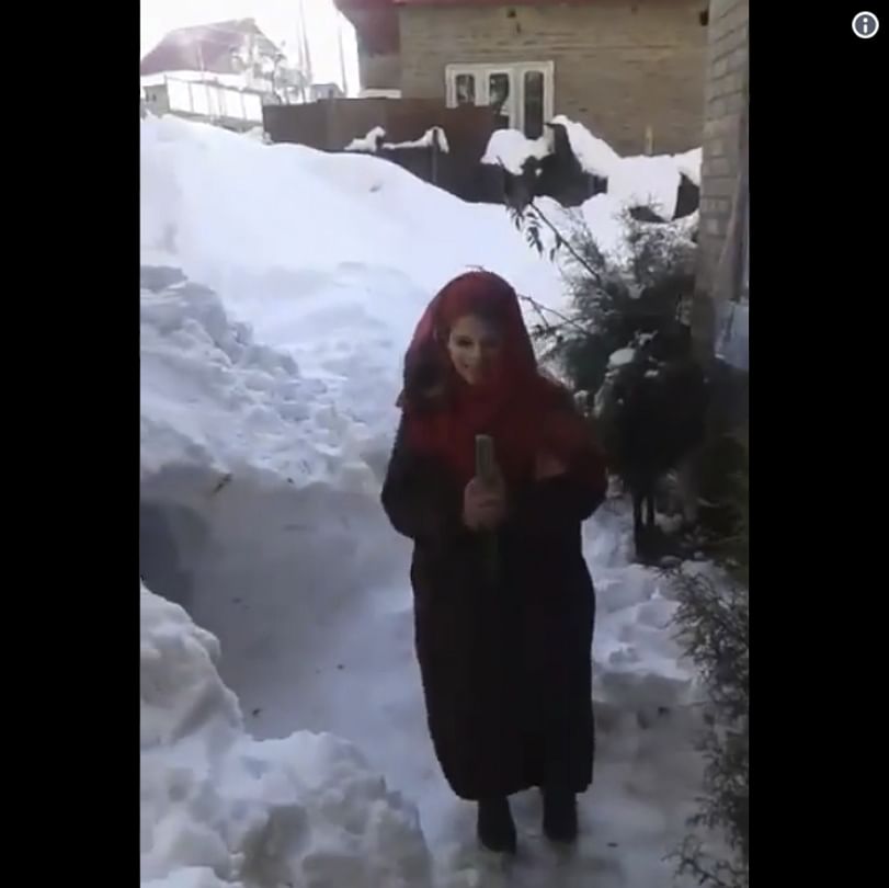 Kashmir Shopian cute girl reporting about snowfall video viral