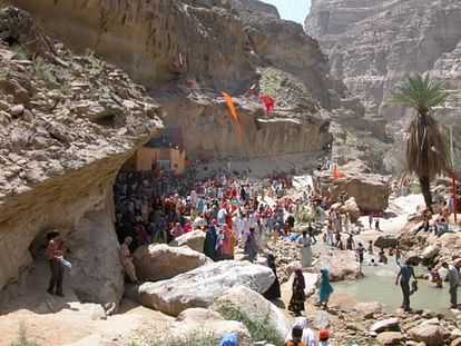 hindu pilgrimage in Pakistan passes through volcano to pray in Hinglaj mata temple