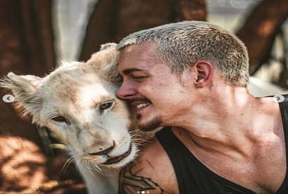 dean schneider from Switzerland man who left job moves south africa to save wild animals