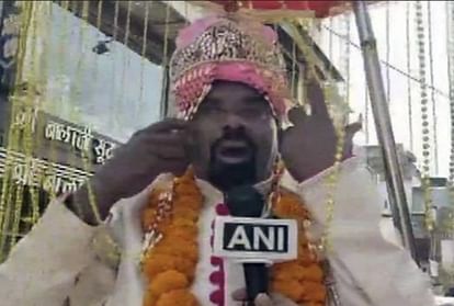 sabha candidate vaidh raj kishan dressed as bridegroom for nomination