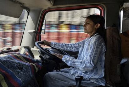 law qualified truck driver yogita yaduvanshi from bhopal