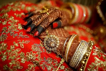 bride refuses to marry after see groom feet in Kannauj