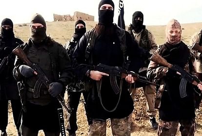 Terrorist organization ISIS earns 5500 crores every year by selling oil or other illegal works