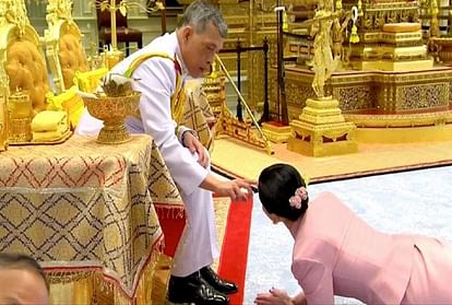 Thailand king Maha Vajiralongkorn surprisingly marries personal bodyguard Suthida