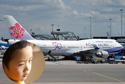 chinese airlines help to a orphan child