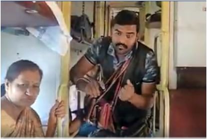 viral video of brilliant salesmen in gujrat train