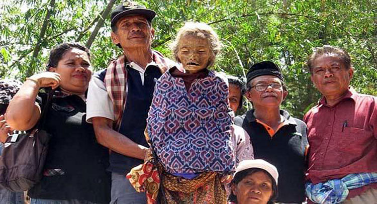 Indonesia people honour their dead relatives
