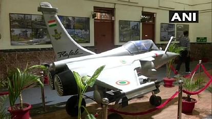 lucknow railway engineers created rafale model with the help of scrap material