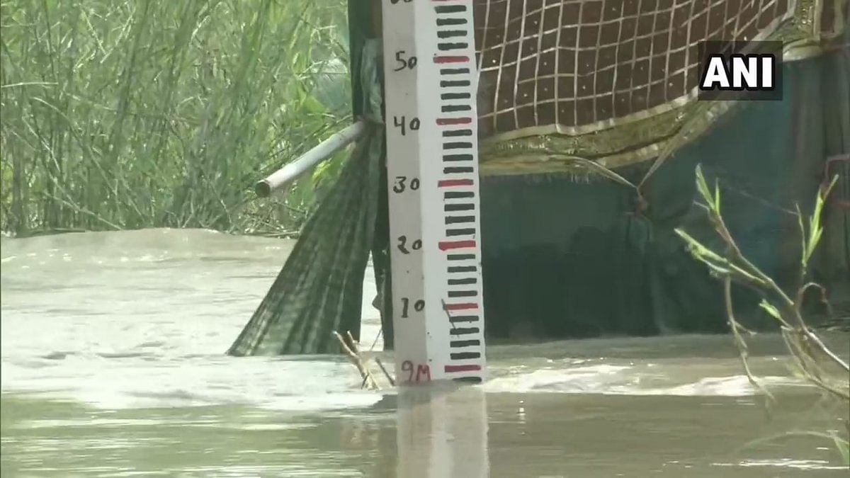 flood alert for delhi ncr yamuna cross the danger mark