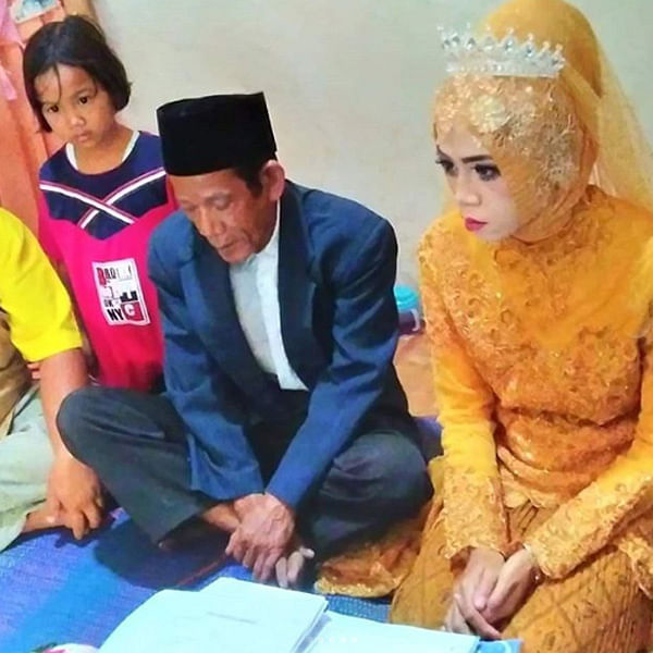 27-year-old Indonesian lady marries 83-year-old man because of fall in love