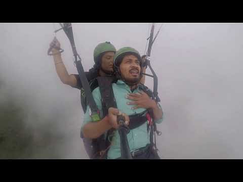 Land Kara De Bhai' Funny Paragliding Video Goes Viral