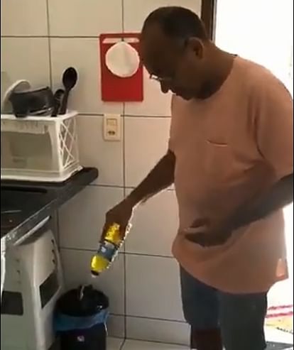 viral video of man who invent desi and funny trade mill