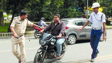 if you wear sandals and sleeper while driving two wheeler challan will be deducted
