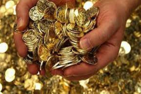 hardoi farmer found 25 lakh rupees jewelry during excavation