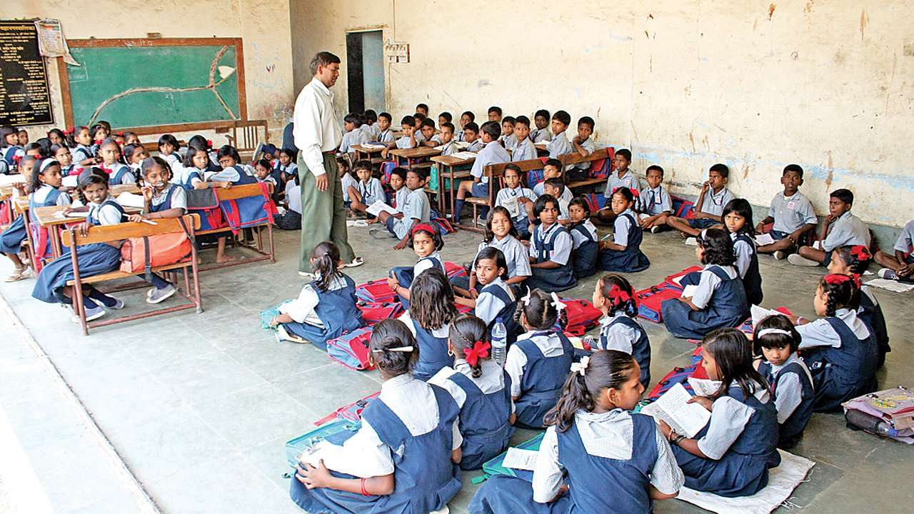 school peon teaching sanskrit last 23 year