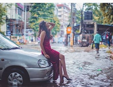 nift student aditi singh did photo shoot in flood photos gone viral