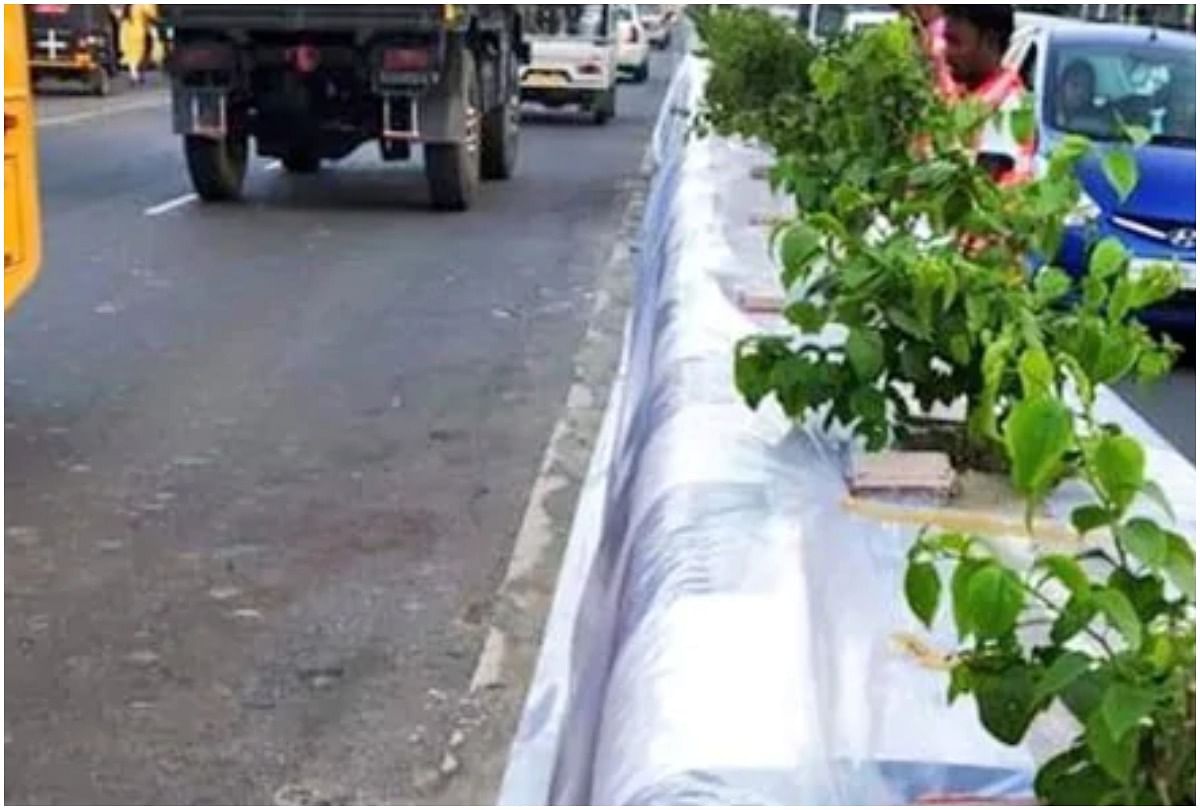 Guwahati officers covered road Dividers in Plastic Protection against Pan and Gutka Stain