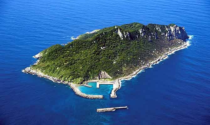 Know about mysterious island of japan okinoshima Where woman are banned