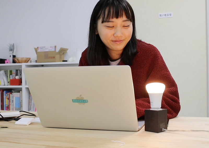 You Tuber Makes Smart Light That Glow When Couples Break Up