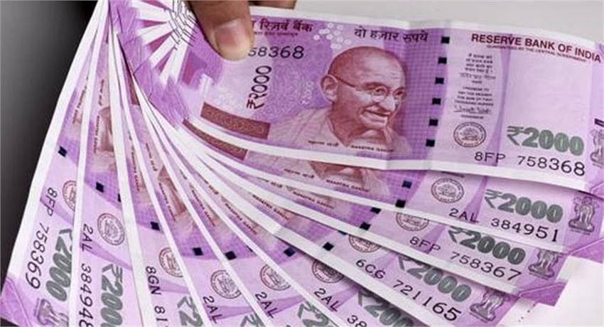 Flower vendor wife become millionaire credited 30 crore in bank account