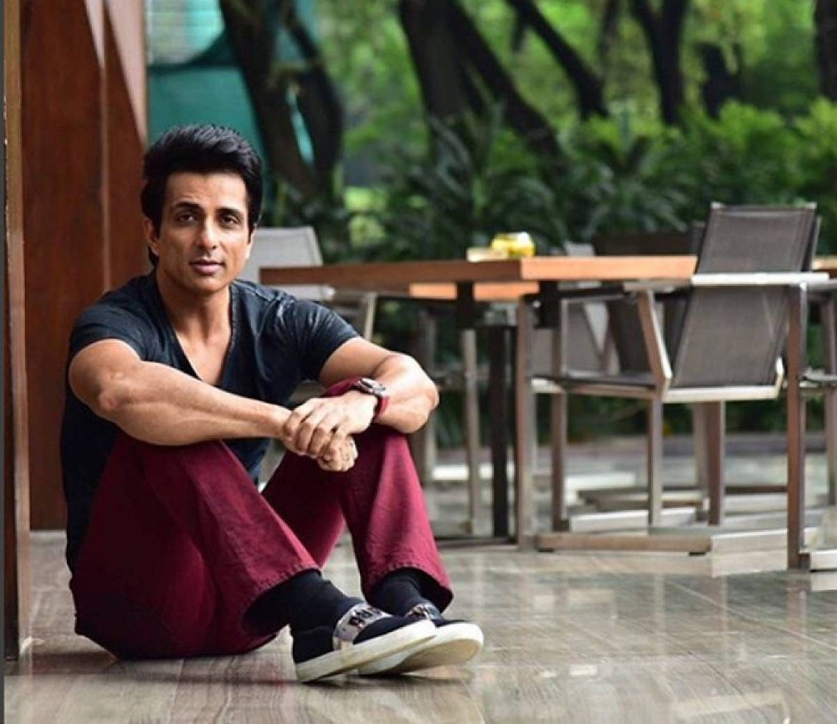 twitter user ask sonu sood to  reunite him with girlfriend in Bihar actor give awesome reply