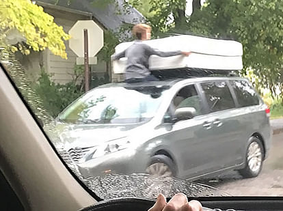 viral photos of dumb driver who should not allowed in road