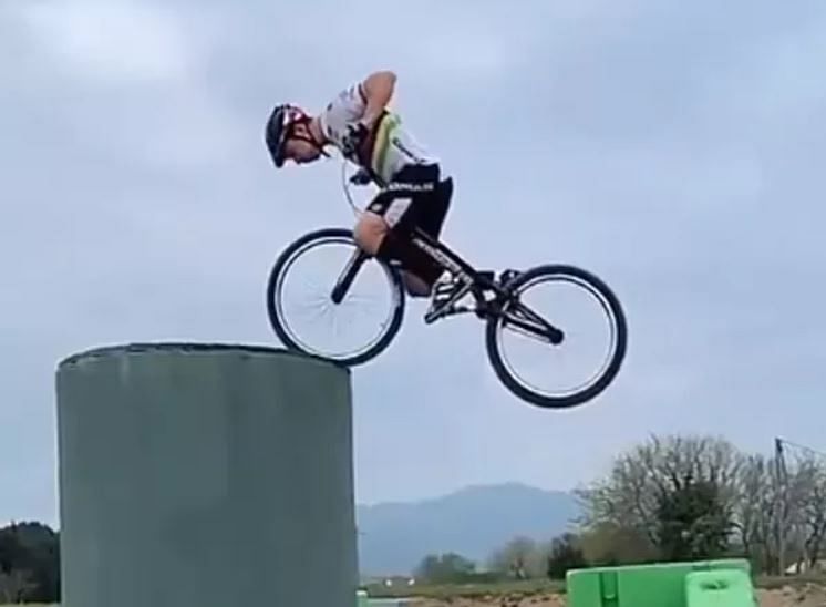 Viral video of cyclist who made unique stunt with cycle people says what a jump