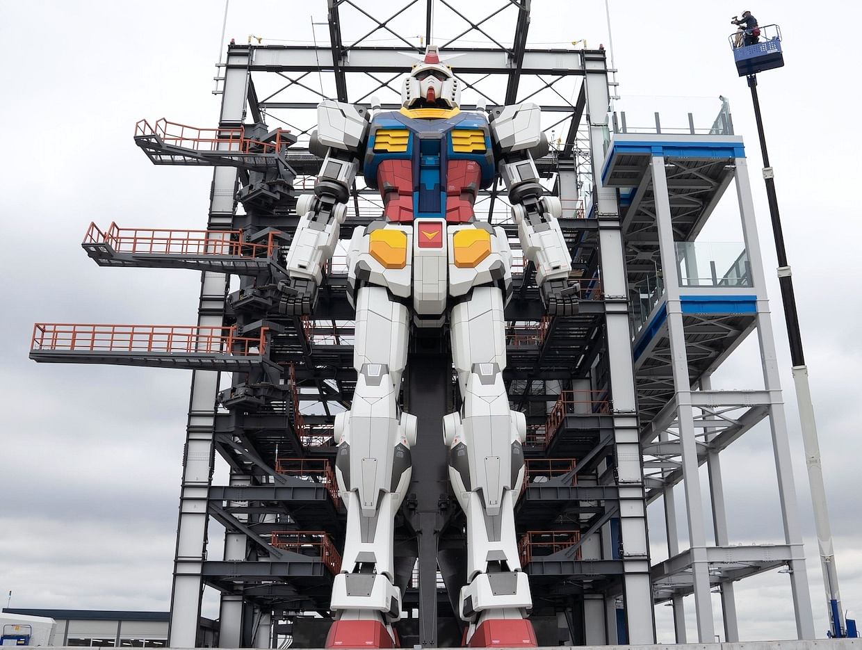 watch 60 foot tall gundam robot viral video people did hilarious comment on it
