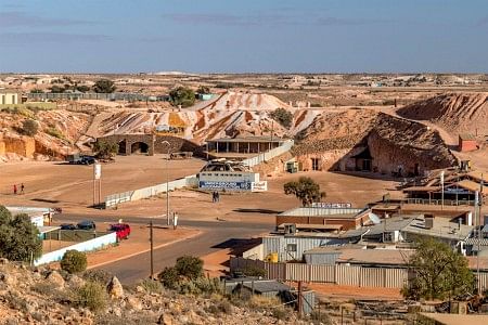 know the story of Australia Coober Pedy where people lives in underground