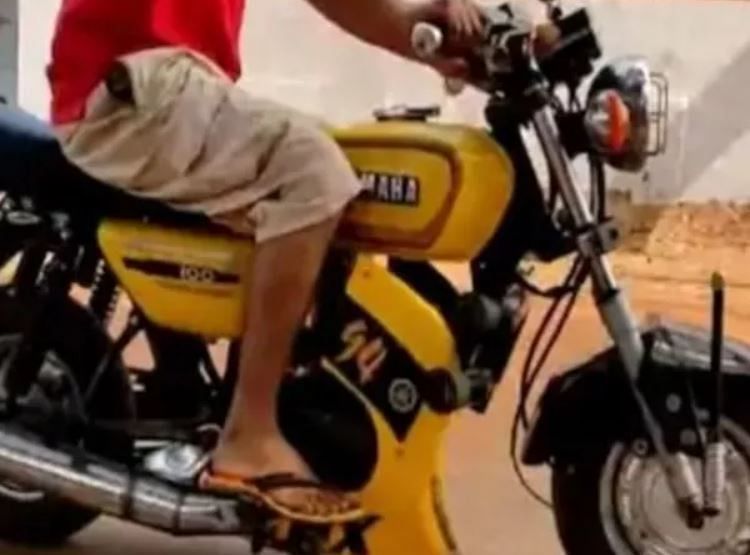 chattisgarh boy make jugaad designed bike from scrap material for him self