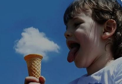 Amazing perfectly timed funny photos perfect timing photos Viral On Social Media
