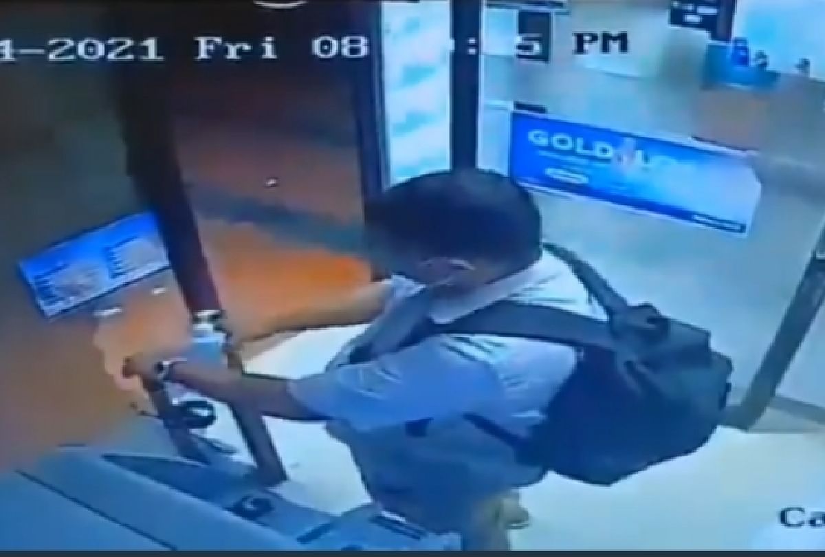 Man stealing sanitizer bottle from ATM machine video goes viral on social media